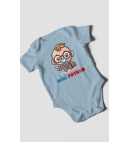 Mini Patron Baskılı Bebek Zıbını – Çıtçıtlı Body  %100 Pamuk Kısa Kol (Bebek Mavisi)