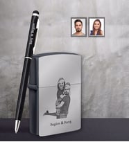 Kişiye Özel Yılbaşı Sevgili Karikatürlü Siyah Çakmak Kalem Hediye Seti Model-6 (Model 1)