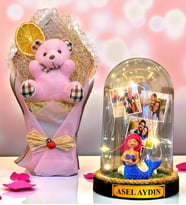 Sizlere Özel İsimli 3 Fotoğraflı Led Işıklı Fanus ve Pembe Peluş Ayıcık Buketi (Model 7)
