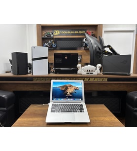 Apple MacBook Air 13" 2013 4GB RAM 128GB SSD Dizüstü Bilgisayar (İKİNCİ EL)