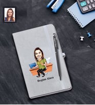 Kişiye Özel Öğretmen Karikatürlü Gri Defter Kalem Hediye Seti  Bayan-17