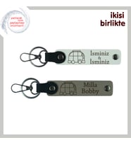 Karavanda Geçen Günleri Anlatan Hediye, Kişisel Anahtarlık 2’li Set, Adınızı Yazdırın, Beyaz-Kül Gri