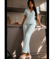 Night Kadın Zarif Yaka Dokulu Ferah Pijama Takımı