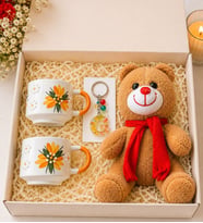El Yapımı Sarı Çiğdem Kupa & Peluş Ayıcık & İsme Özel Anahtarlık