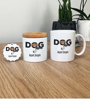 Kişiye Özel Dog Mom Hediye Seti Kupa Bardak, Kalemlik, Anahtarlık Köpek Annesi (Beyaz)