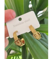 HASIR KEMER DETAYLI GOLD HALKA ÇELİK KÜPE