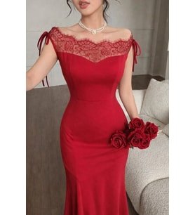 Kadın Göğüs Ve Yakası Dantel Detaylı Kayık Yaka Görünümlü Uzun Ithal Krep Elbise