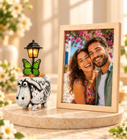 Kişiye Özel Fotoğraflı Ahşap Çerçeve ve Sevimli Kuzu Masa Lambası Hediye Seti