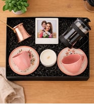 Kadınlara Özel Fotoğraflı Çerçeve Mum French Press Bakır Cezve Fincan Ve Kahve Fincan Seti