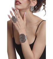 Kadın Antik Gümüş Kaplama Spiral Baskılı Tasarım Küpe &Yüzük &Bilekik Set