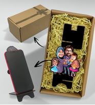 BK Gift Hediye Kutusunda Kişiye Özel Aile Karikatürlü Ahşap Biblo Telefon Standı-9
