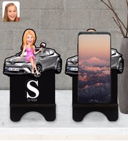 BK Gift Kişiye Özel Plakalı Kadın Toyota C-HR Karikatürlü Ahşap Biblo Telefon Standı-1