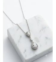 Kadın Sallantılı Moissanite Taşlı Gümüş Kolye