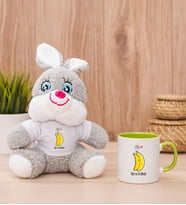 Kişiye Özel Sevimli Muzlar Peluş Tavşan ve Yeşil Kupa