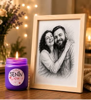 Karakalem Fotoğraflı Ahşap Çerçeve ve Kokulu Mum Kişiye Özel Dekoratif Hediye Seti