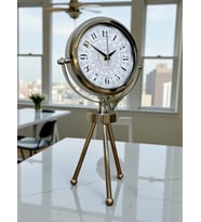 Krom Motif Tasarım Üç Ayaklı Metal Masa Saati (Kahverengi Açık)