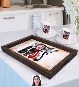 BK Gift Kişiye Özel Kadın Big Boss Karikatürlü Doğal Ahşap Tepsi ve 2’li Kahve Fincan Seti-3
