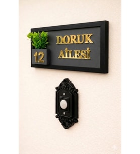 Kişiye Özel Ahşap Kapı İsimliği Çiçekli – 10x20 cm MDF Dekoratif Kapı Tabelası (Antrasit - Gold)