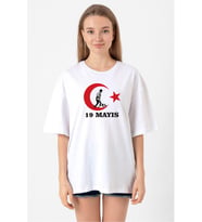 19 Mayıs Ata Beyaz Kadın Oversize Tshirt