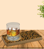 BK Gift Kişiye Özel Retro Motif Tasarımlı Doğal Ahşap Tabaklı Viski Bardağı Sunum Seti Model 15