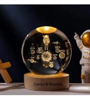 Kişiye Özel Işıklı Ahşap Kaideli Uzay Cam Küre 8cm*6cm