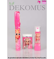 DEKOMUS İLE LİSANSLI BARBIE 3'LÜ SİLGİ SETİ RUJ SİLGİ,ROKET SİLGİ VE KARE SİLGİ