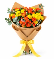 Turuncu Gül ve Sarı Krizantem Buketi Cipso ve Okaliptuslu Özel Tasarım