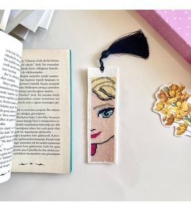 Seretamin Handmade Karlar Ülkesi Elsa Kanaviçe Nakışlı Kitap Ayracı