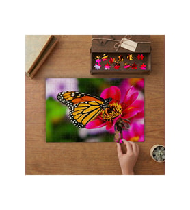Çiçek Üzerinde Renkli Kelebek Tasarımı 240 parça Ahşap Puzzle Ahşap Kutuda MP04257