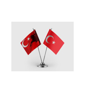 At Üstünde Atatürk ve Türk Bayrağı İkili Saten Masa Bayrağı Takımı