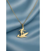 Kişiye Özel 925 Ayar Gümüş Sörfçü Figürlü Deniz Temalı Kolye (Gold)
