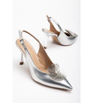 Kadın Abiye Stiletto Gümüş Rugan Metal Çiçek Aksesuarlı Galvaniz Ökçe Kaplamalı
