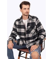 Siyah Beyaz Geçişli Oversize Oduncu Hediye Kutulu Erkek Gömlek