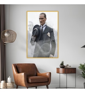Metal Çerçeveli Temperli Cam Tablo Fötr Şapkalı Kemal Atatürk (Gold)