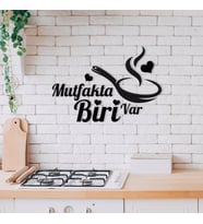 BK Home Mutfakta Biri Var Ahşap Duvar Yazısı-5 (Siyah)