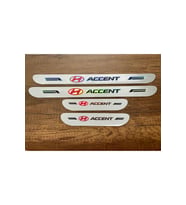 OTO KAPI EŞİĞİ AYNALI PİLEKSİ  ACCENT