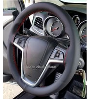 Opel Astra J Kasa uyumlu Dikmeli Direksiyon Kılıfı Kırmızı İpli (38×10.5CM)