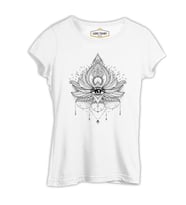 Eye of the Flower Beyaz Kadın Tshirt