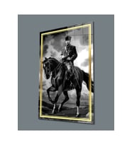 Miyrem Glasses Collection -A1^#  Gold Şerit Siyah Beyaz At Üzerinde Atatürk Cam Tablo (Çok Renkli)