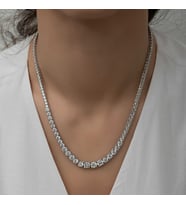Gümüş Süzme Beyaz Taşlı Su Yolu Kadın Kolye