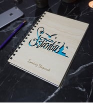 Kişiye Özel İstanbul Desenli Ahşap Kapaklı Defter - Ajanda - İsme Özel - A5 60 Yaprak (120 SAYFA) Hediyelik (Mavi)