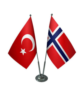 Masa Üstü Norveç Bayrağı Türk Bayrağı İkili Krom Direk Masa Bayrak Seti