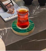 BK Gift Kişiye Özel Mermer Tasarımlı Doğal Ahşap Tabaklı Heybeli Çay Bardağı Model 12