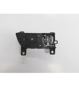 KIA SORENTO- 10/12; ÖN KAPI İÇ AÇMA KOLU SOL NİKELAJLI (HUSHAN) 82610-1U000 741-3012
