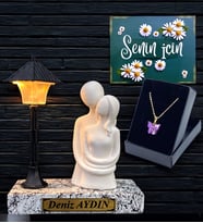 İsimli Biblolu Beyaz Masa Lambası ve Kelebek Kolye, Kişiye Özel Hediye Seti (Model 1)