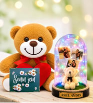 Kişiye Özel 3 Fotoğraflı Yazılı Renkli LED Işıklı Fanus ve Kalpli Peluş Ayıcık (peluş ayıcık temalı)