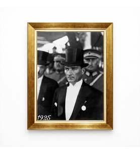Tablore Atatürk Silindir Şapkalı Siyah Beyaz Fotoğraf Altın Çerçeveli Tablo