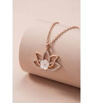 Gümüş Pazarım Lotus Çiçeği Kadın Gümüş Kolye