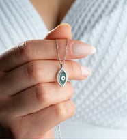 925 Ayar Gümüş Beyaz Mineli Nazar Model Kadın Kolye