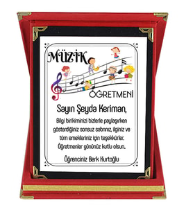 Müzik Öğretmenine Hediye İsim Baskılı Plaket - Öğretmenler Günü Hediyesi (Kırmızı)